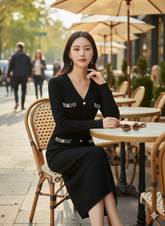 AD Elegant V-neck Knitted Bodycon Dress in Black